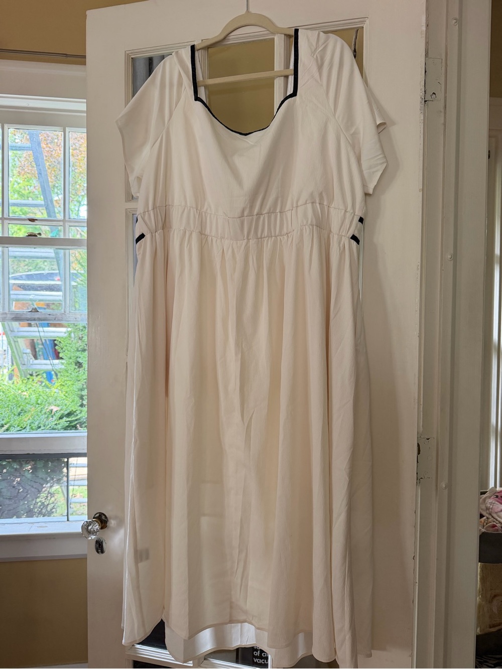 Bloomchic Cream & Black Dress Size 26 (4XL) - Picture 4 of 4
